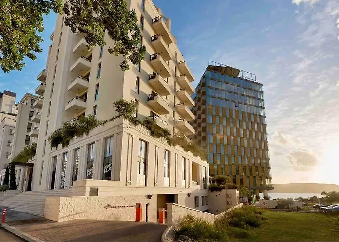 Luksusowy Apartament Przy Plazy Z Basenem