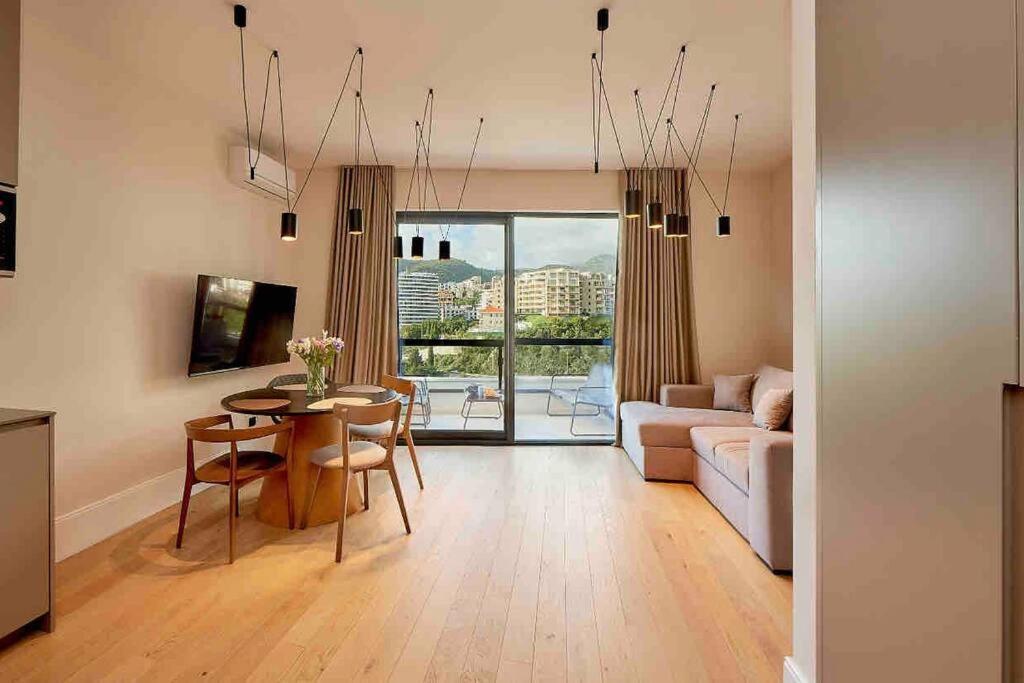 Apartment Luksusowy Apartament Przy Plazy Z Basenem
