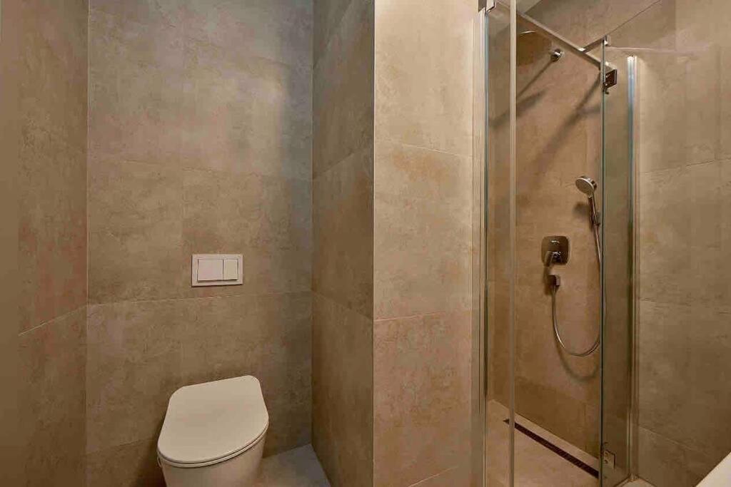 Luksusowy Apartament Przy Plazy Z Basenem Apartment