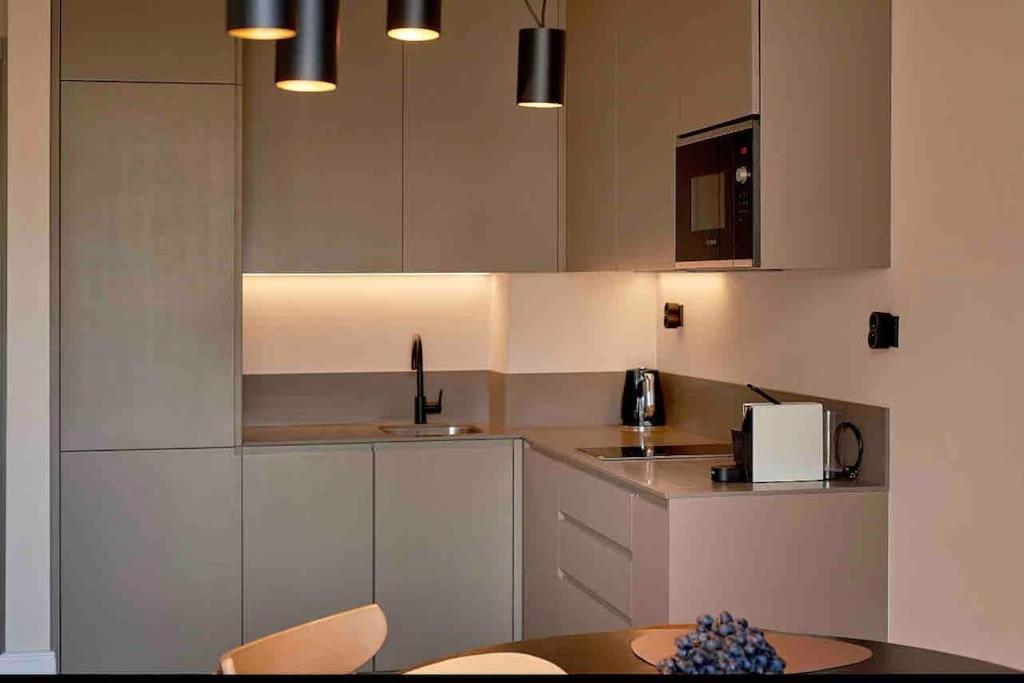 Luksusowy Apartament Przy Plazy Z Basenem Apartment